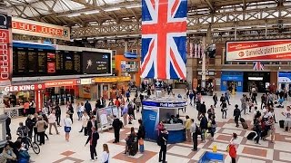 A Walk Through The London Victoria Station London England [upl. by Eicram]